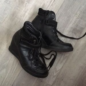 Black wedges sneakers